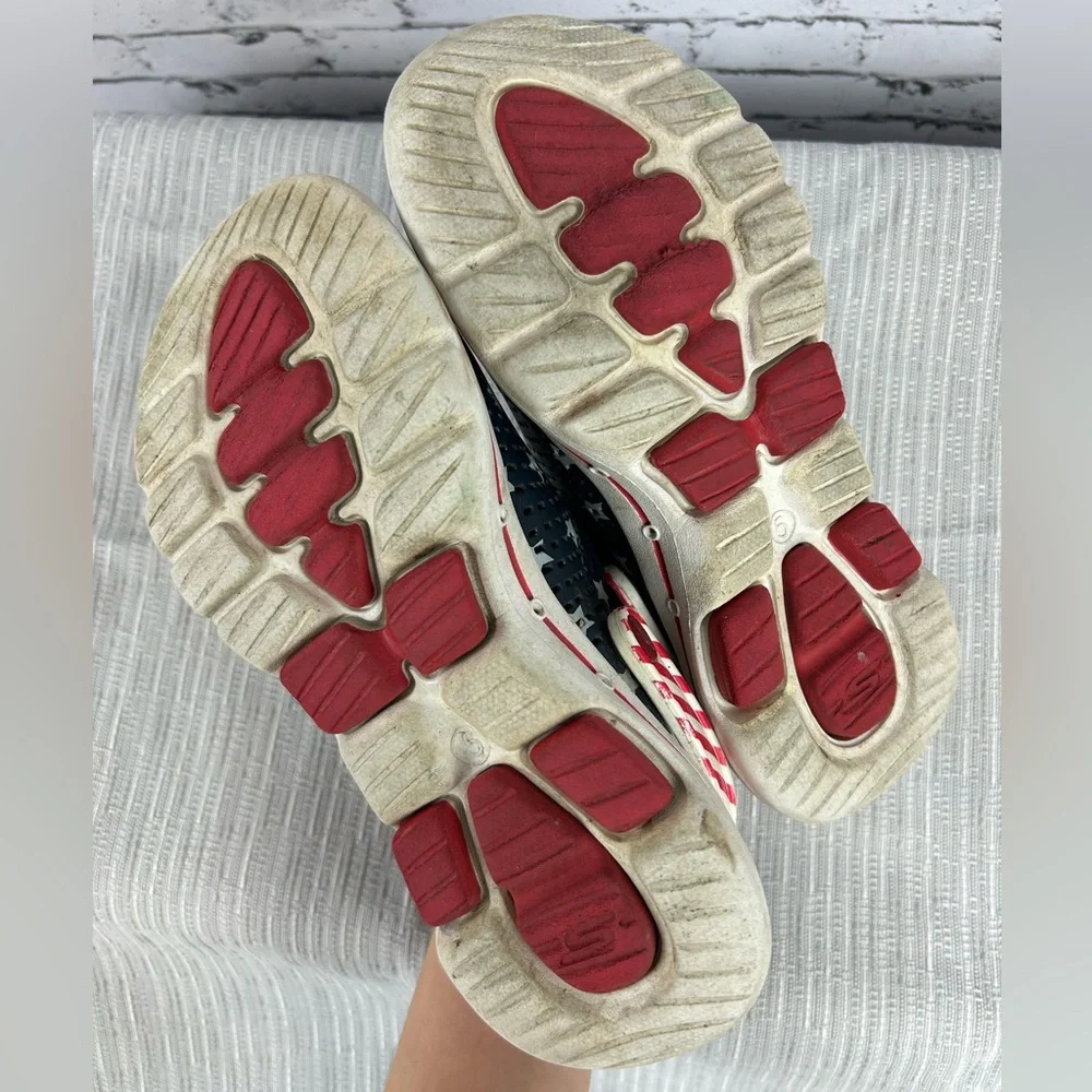 37. Sketchers | American flag stars and stripes, croc like shoes size: 5Y